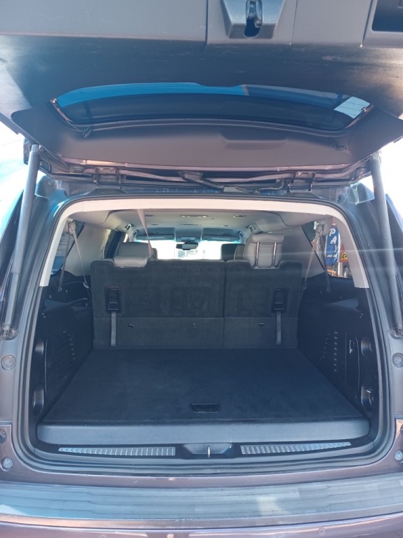 2015 Chevrolet Suburban Image 12