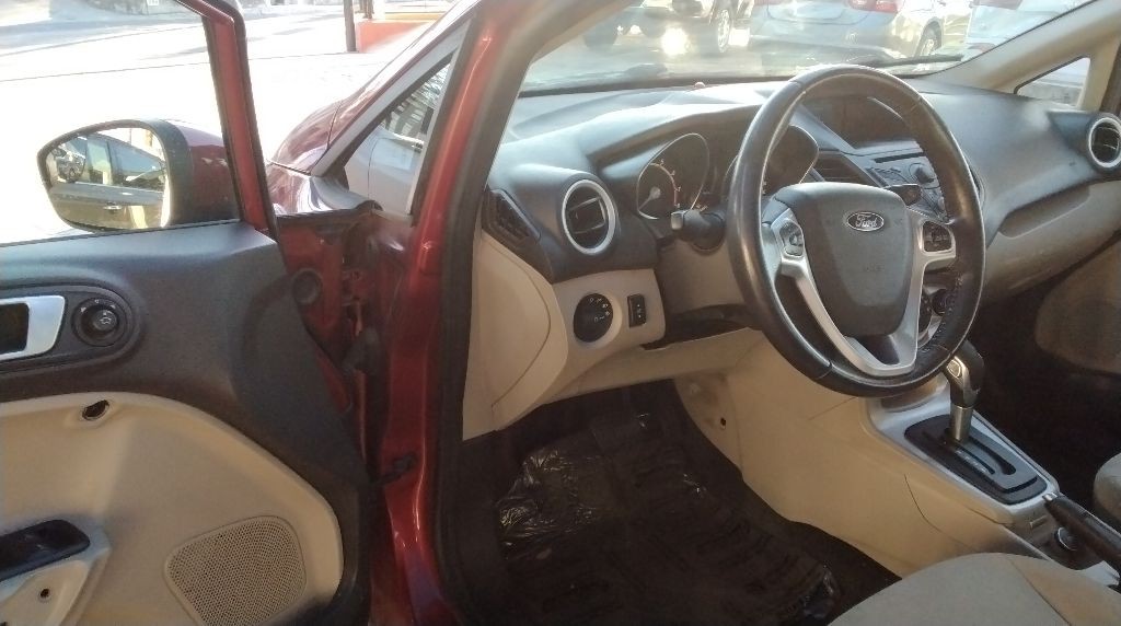 2014 Ford Fiesta Image 10