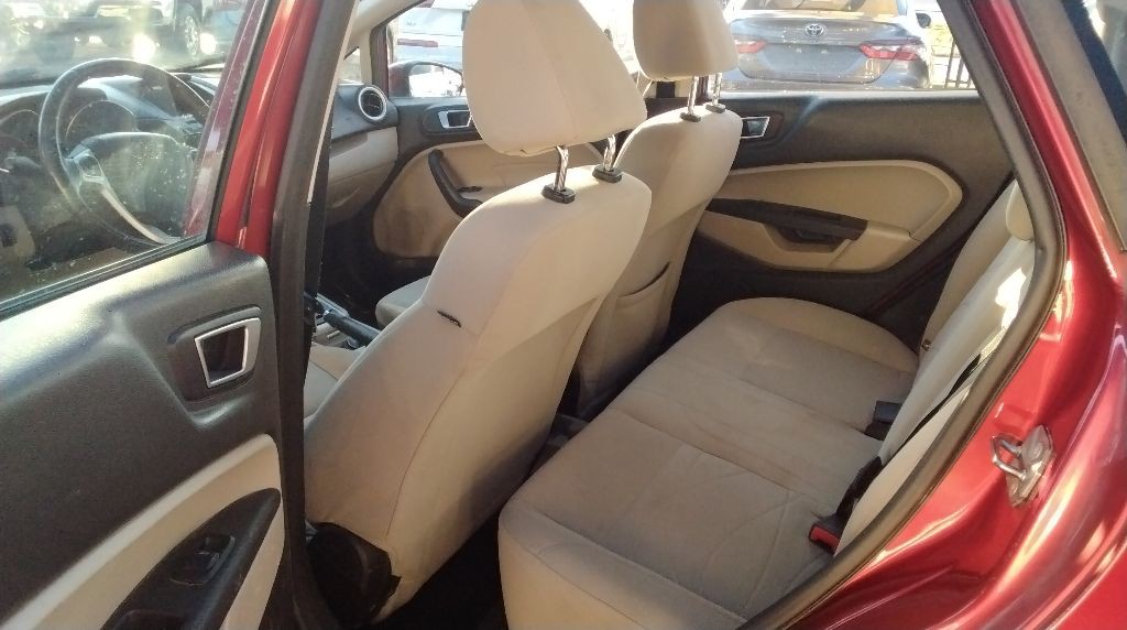 2014 Ford Fiesta Image 11