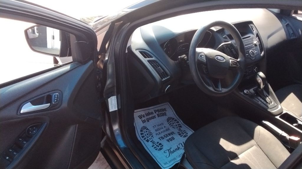 2017 Ford Focus Image 9