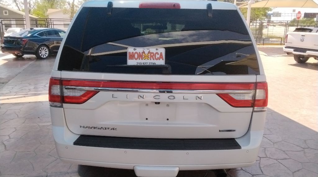 2015 Lincoln Navigator Image 6
