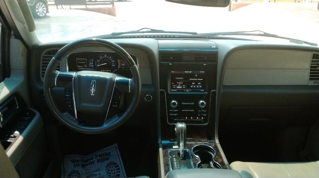 2015 Lincoln Navigator Image 12