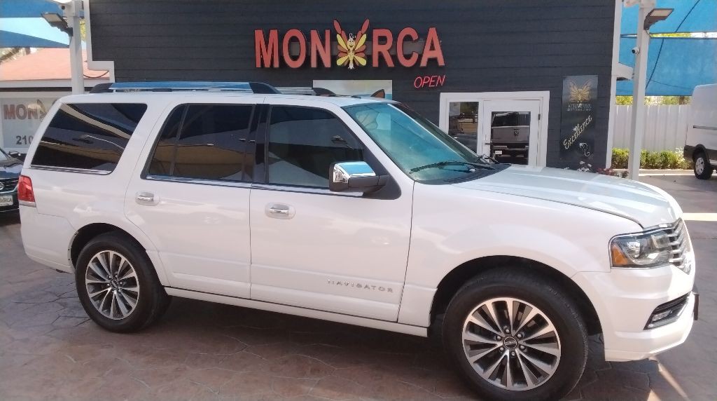 2015 Lincoln Navigator Image 1