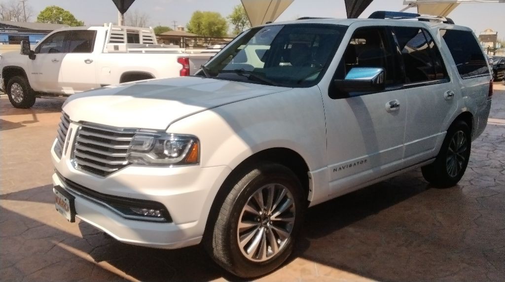 2015 Lincoln Navigator Image 3