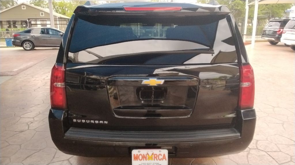 2015 Chevrolet Suburban Image 8