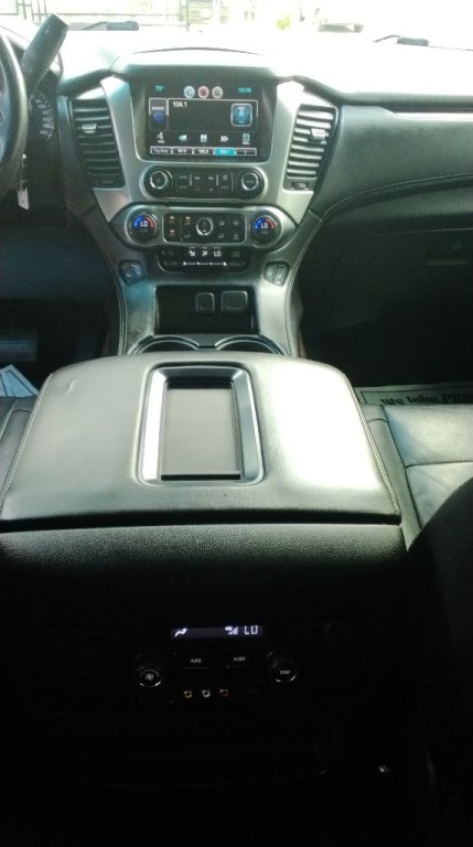 2015 Chevrolet Suburban Image 13
