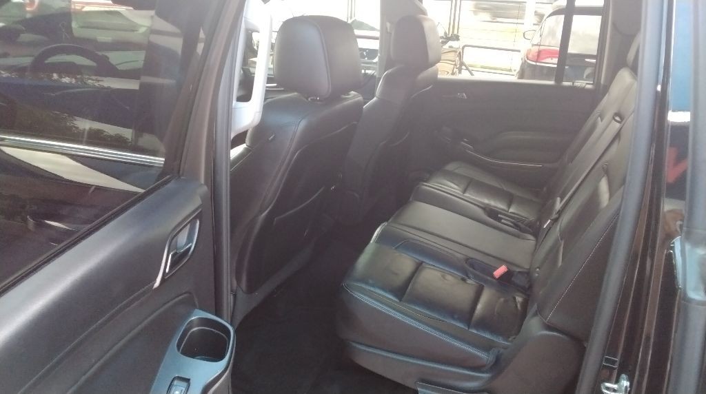 2015 Chevrolet Suburban Image 14