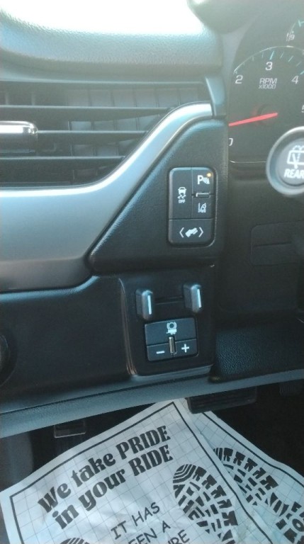 2015 Chevrolet Suburban Image 15