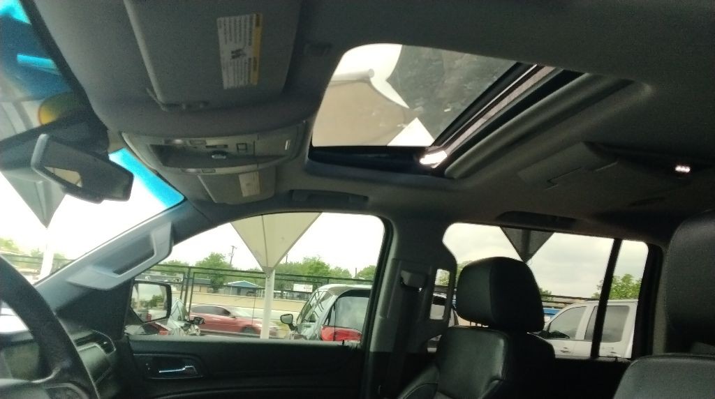 2015 Chevrolet Suburban Image 16