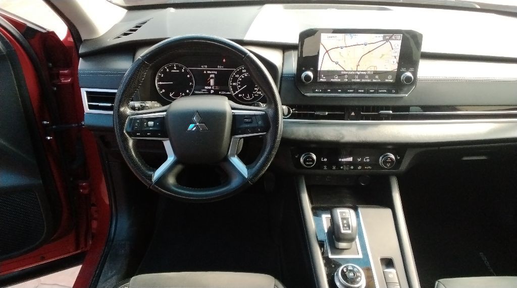 2022 Mitsubishi Outlander Image 12