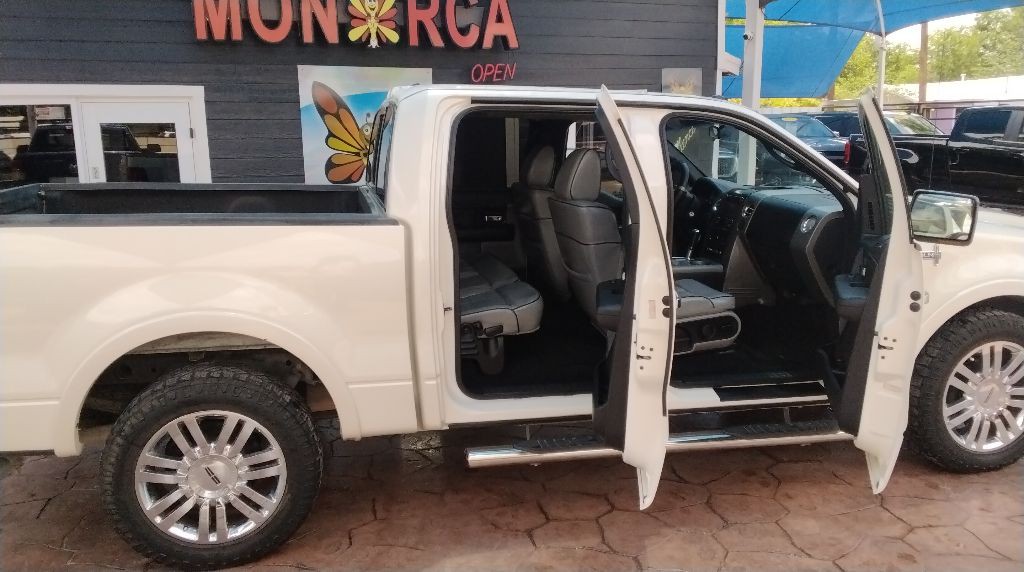 2008 Lincoln Mark LT Image 8
