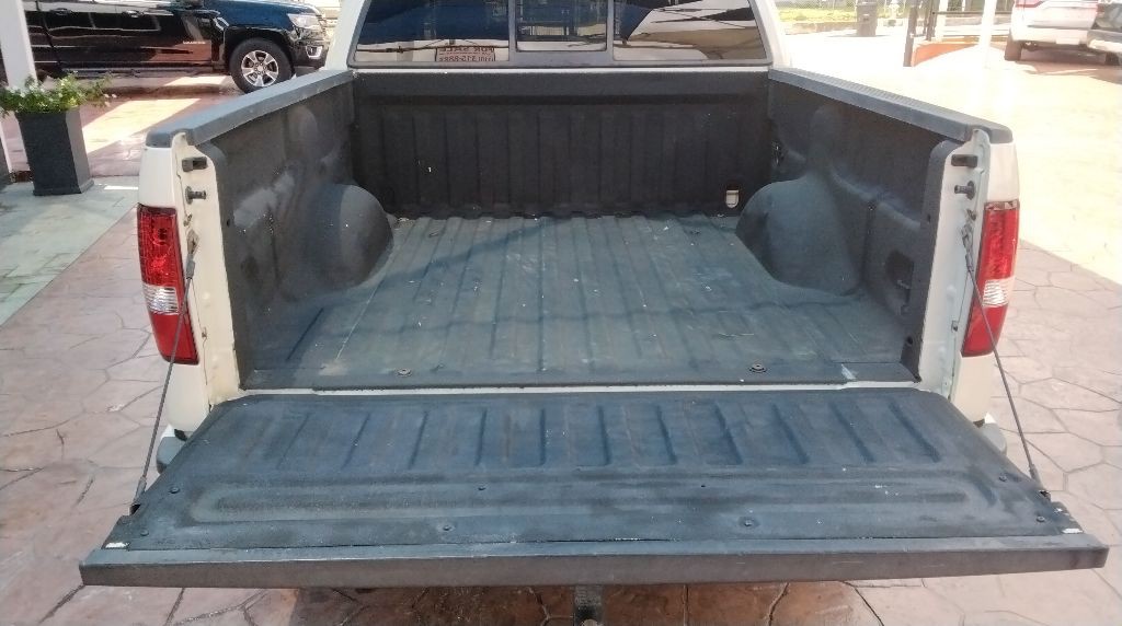 2008 Lincoln Mark LT Image 10