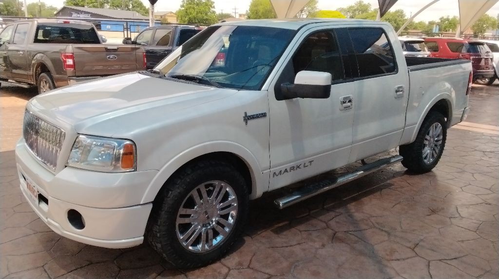 2008 Lincoln Mark LT Image 20