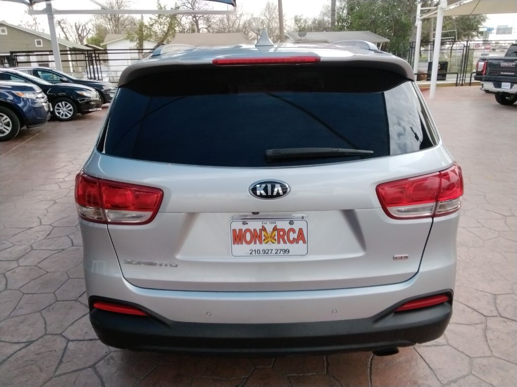 2017 Kia Sorento Image 6