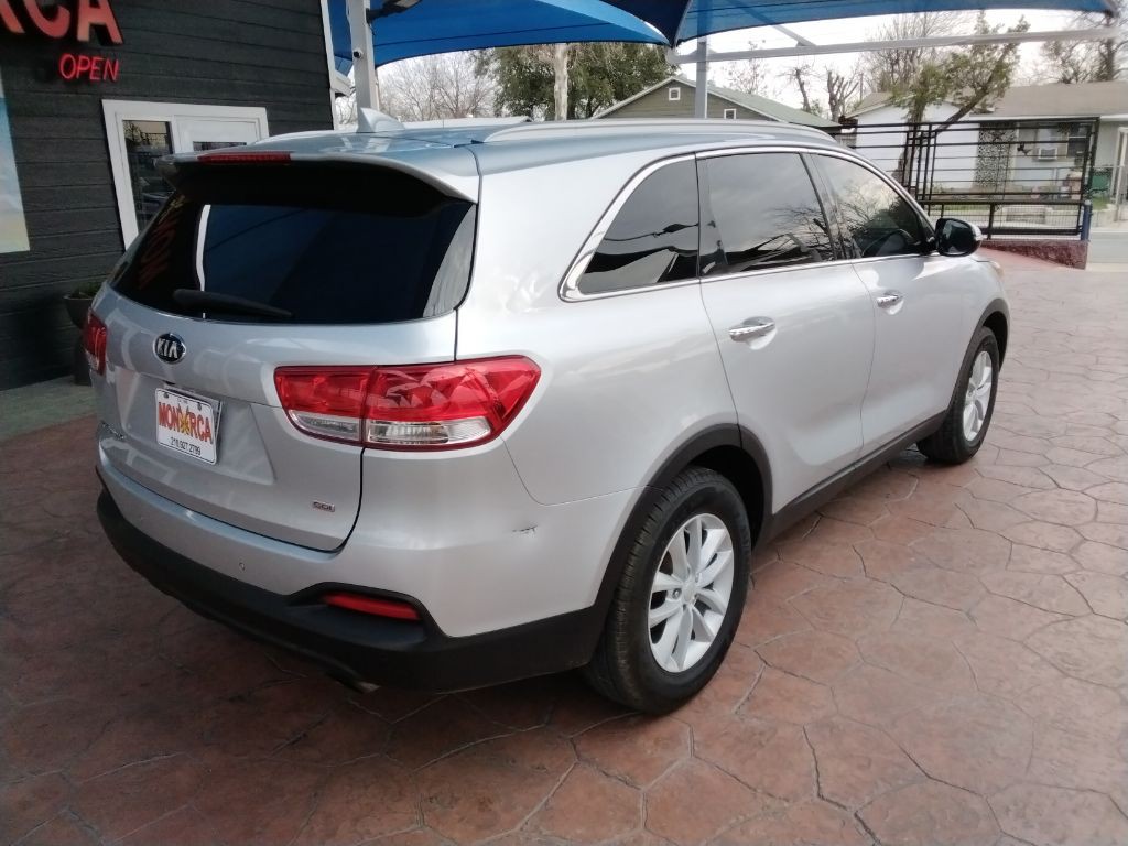 2017 Kia Sorento Image 7