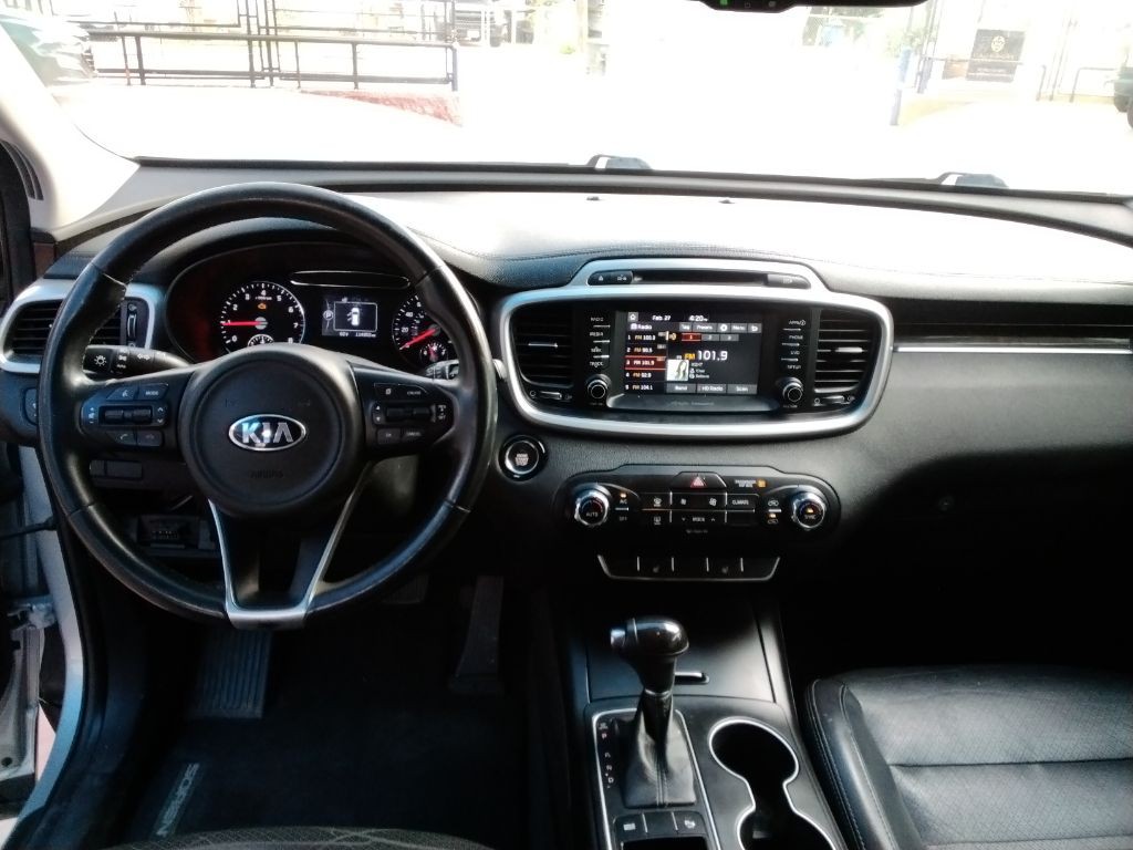 2017 Kia Sorento Image 13