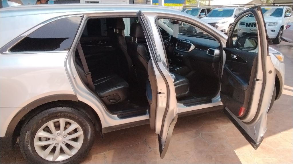 2017 Kia Sorento Image 19