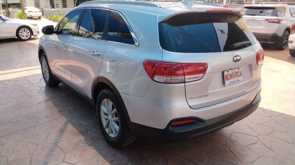 2017 Kia Sorento Image 21