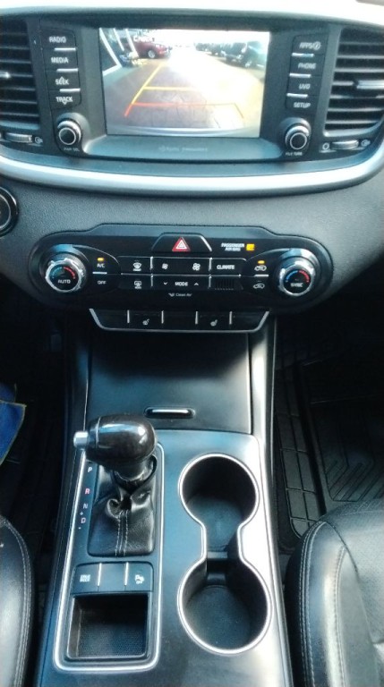 2017 Kia Sorento Image 24