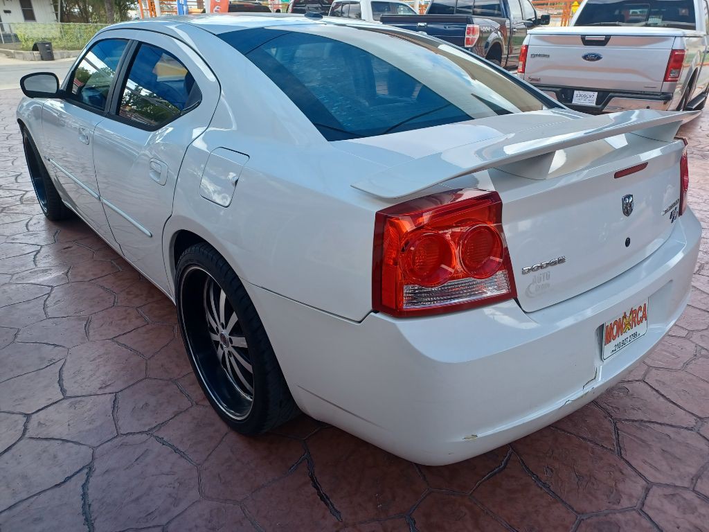 2010 Dodge Charger Image 4