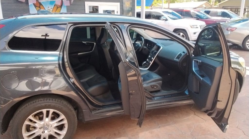 2016 Volvo XC60 Image 6