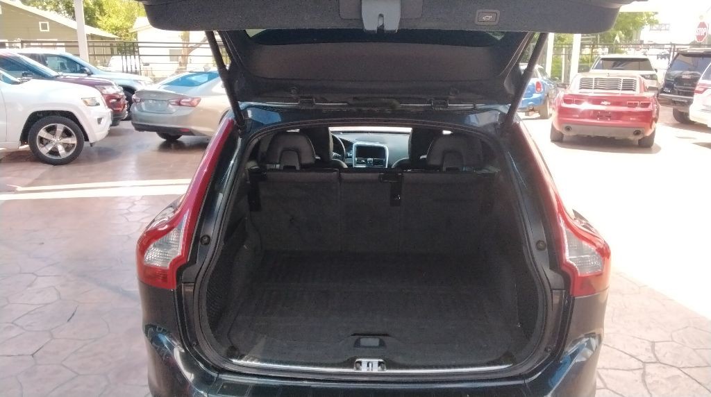 2016 Volvo XC60 Image 11