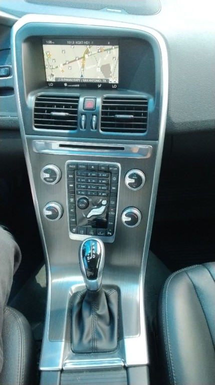 2016 Volvo XC60 Image 16