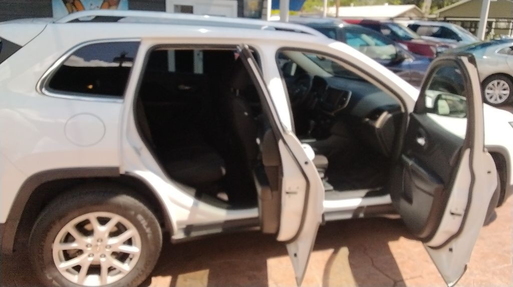 2016 Jeep Cherokee Image 6