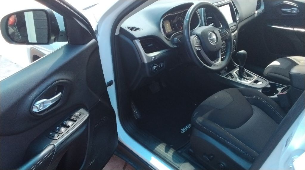 2016 Jeep Cherokee Image 11