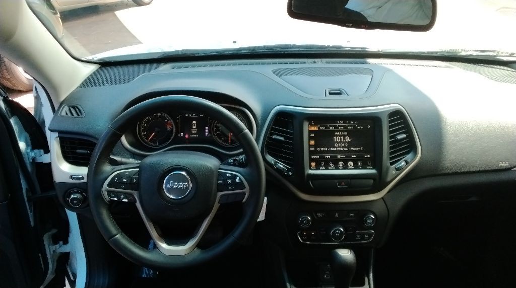 2016 Jeep Cherokee Image 16