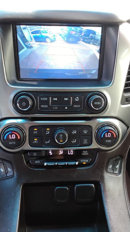 2019 Chevrolet Suburban Image 14
