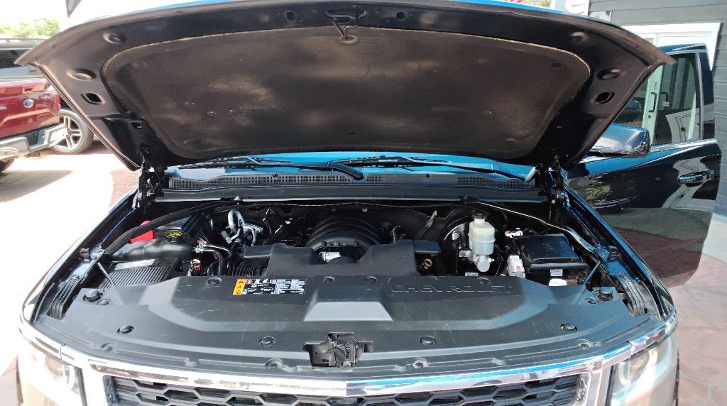 2019 Chevrolet Suburban Image 16