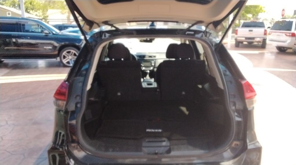 2020 Nissan Rogue Image 9