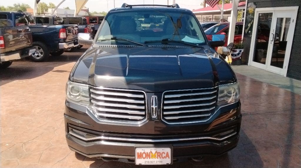 2015 Lincoln Navigator Image 2