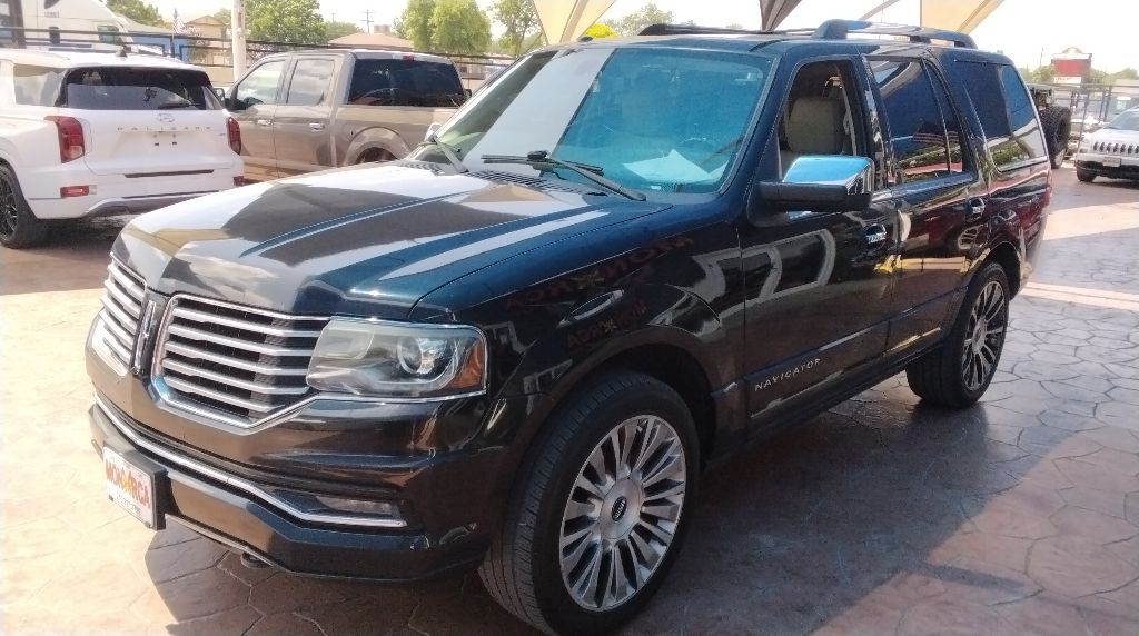 2015 Lincoln Navigator Image 3