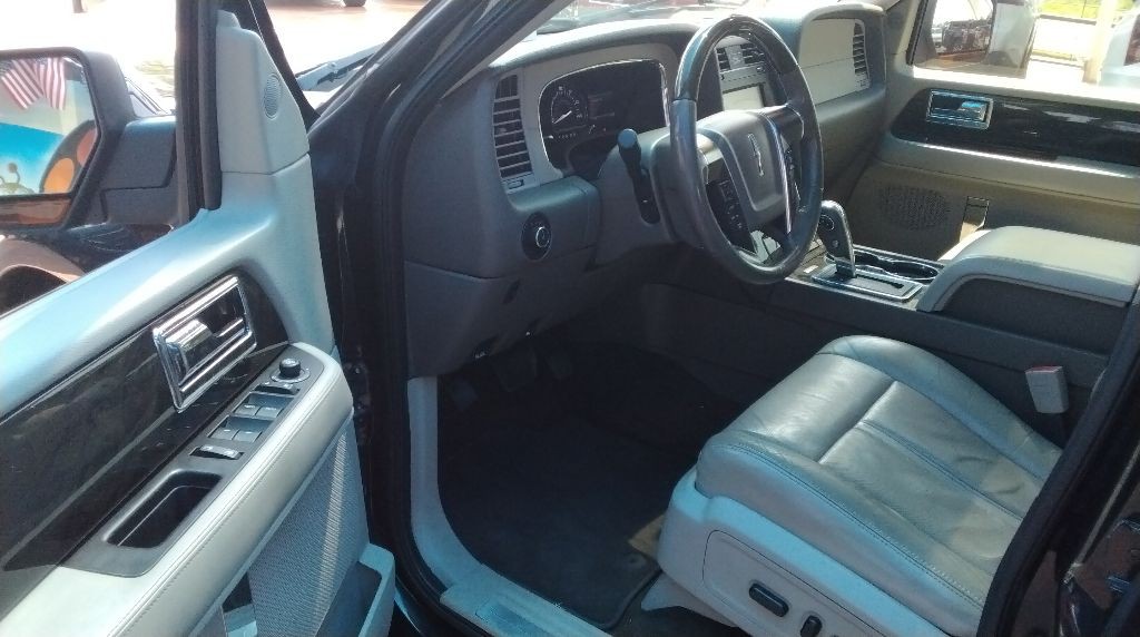 2015 Lincoln Navigator Image 10