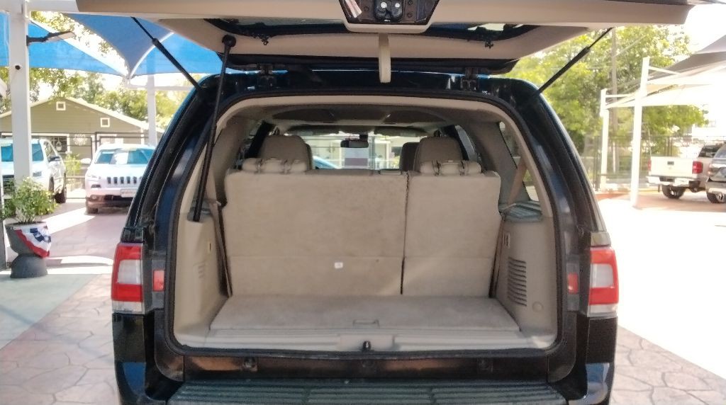 2015 Lincoln Navigator Image 20