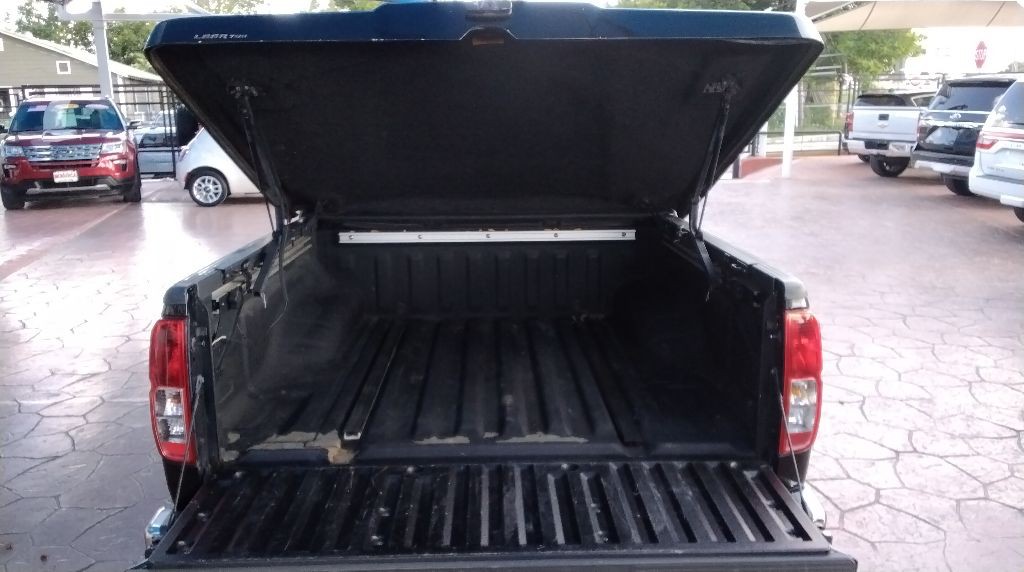 2009 Nissan Frontier Image 12