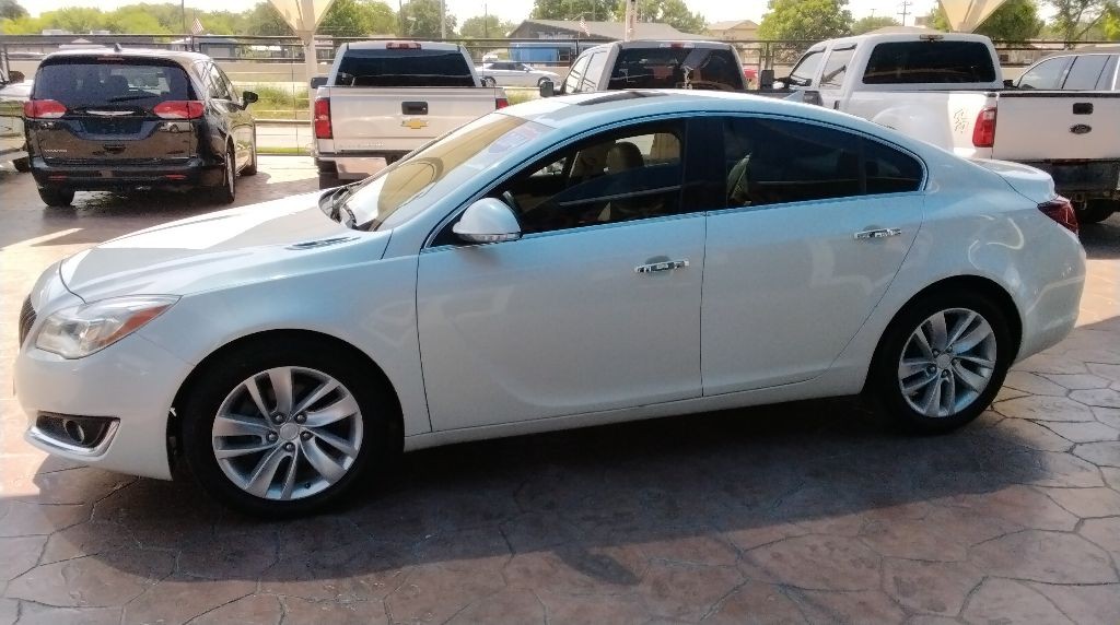 2014 Buick Regal Image 2