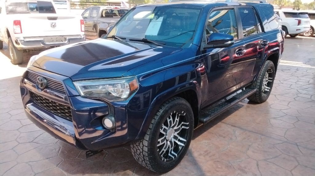 2016 Toyota 4Runner Image 2