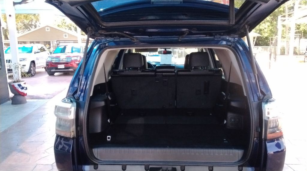 2016 Toyota 4Runner Image 10