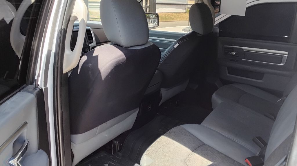 2016 RAM 1500 Image 3