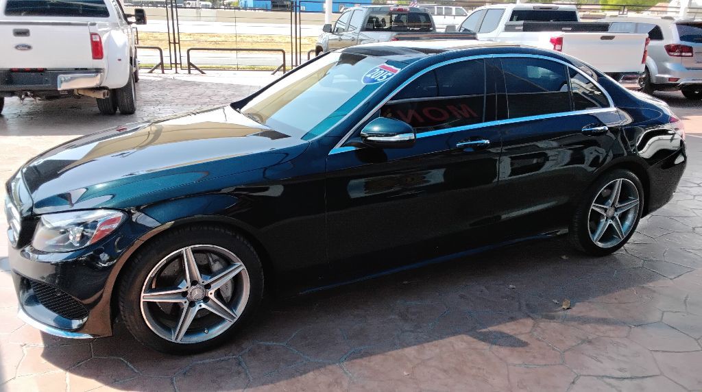 2015 Mercedes-Benz C-Class Image 2
