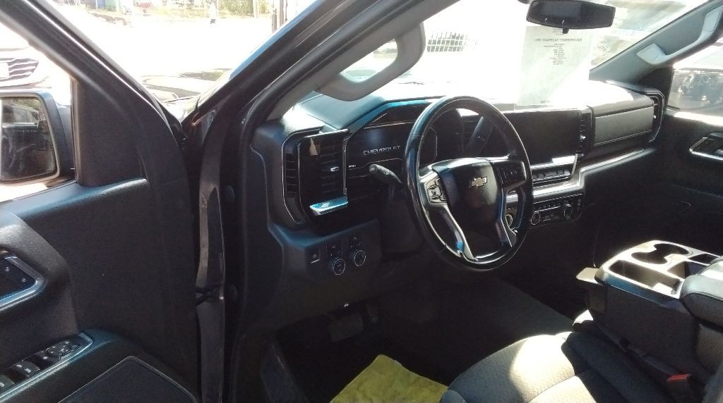 2023 Chevrolet Silverado 1500 Image 16