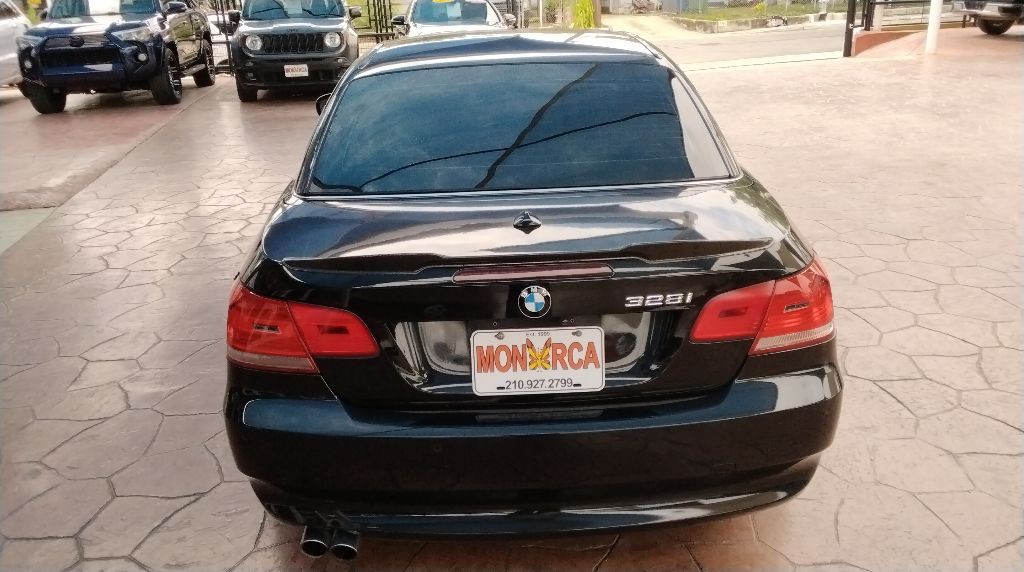 2010 BMW 3 Series Image 7