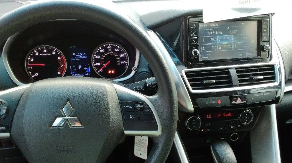 2020 Mitsubishi Eclipse Image 9