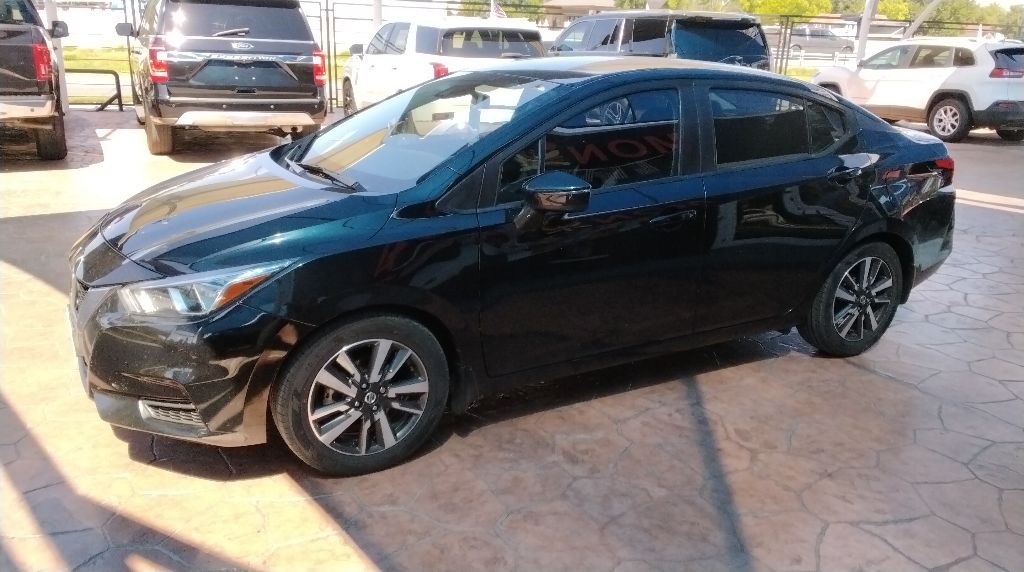 2021 Nissan Versa Image 6