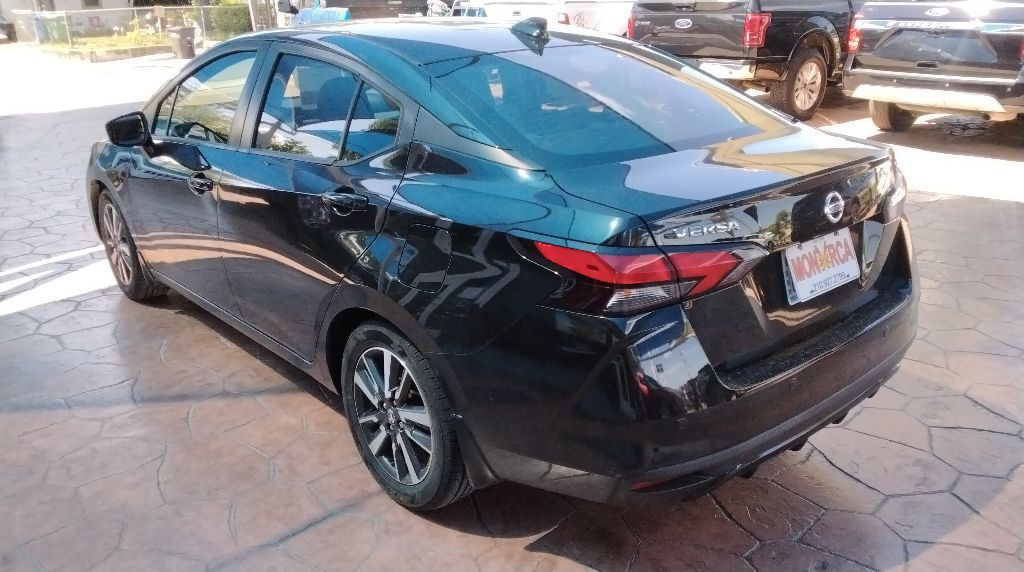 2021 Nissan Versa Image 10