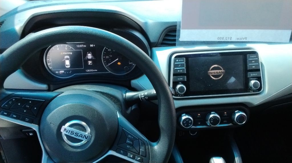 2021 Nissan Versa Image 12