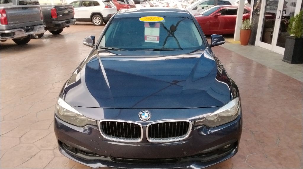 2017 BMW 3 Series Image 4